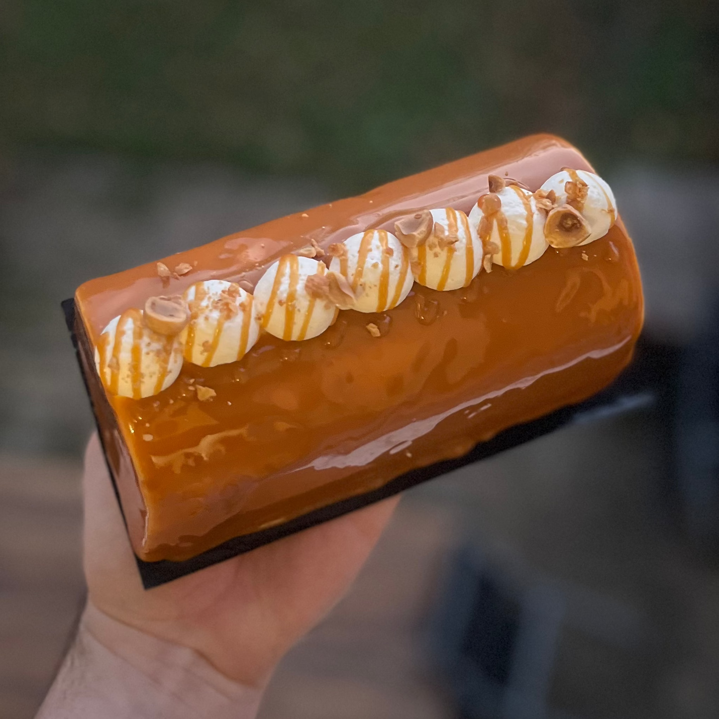 Perle gourmande - Bûche Caramel noisette 6 personnes